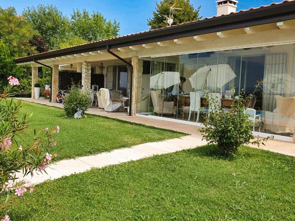 Villa Claudia Bardolino Bagian luar foto