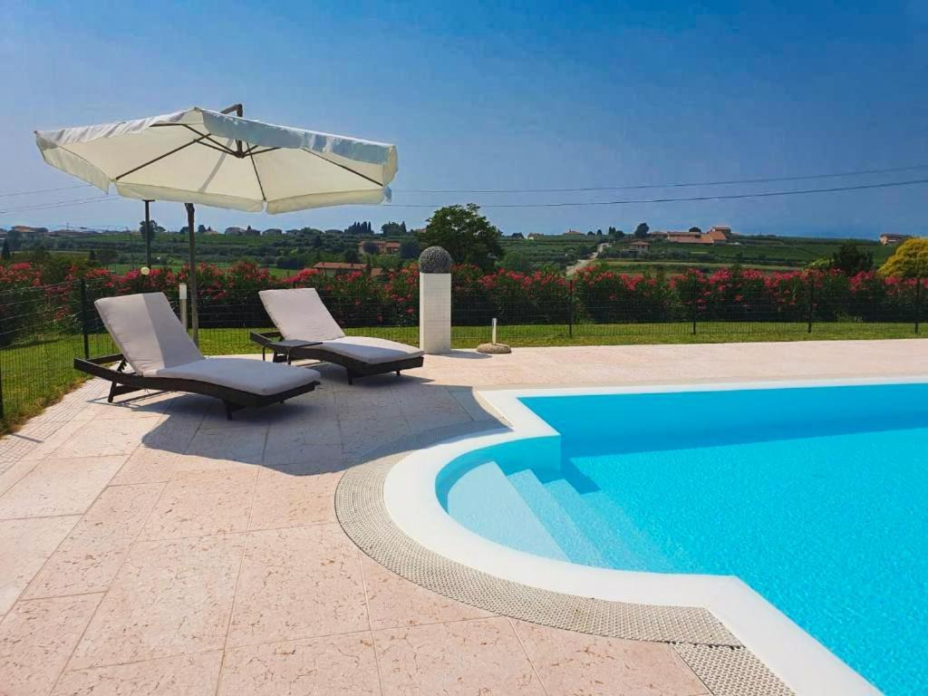 Villa Claudia Bardolino Bagian luar foto