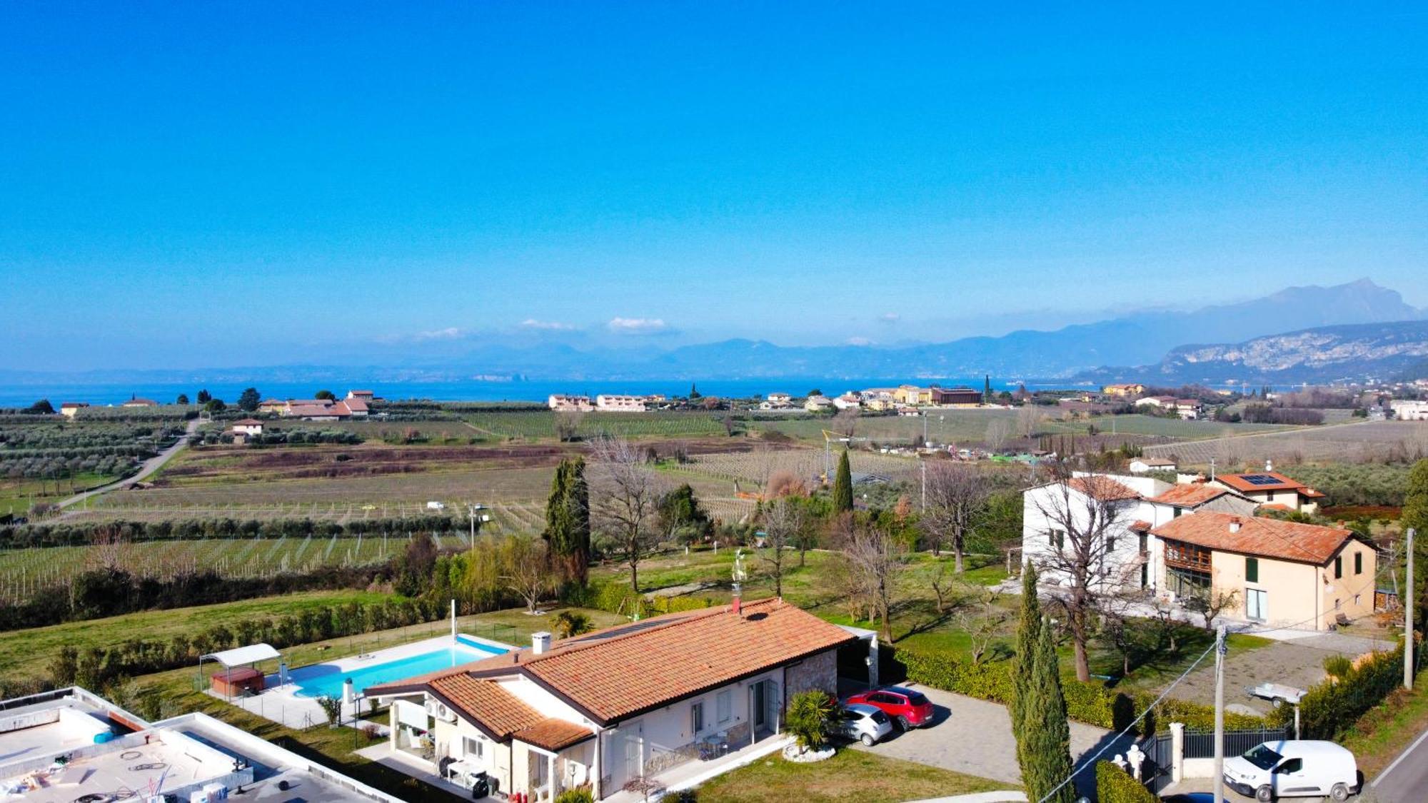 Villa Claudia Bardolino Bagian luar foto