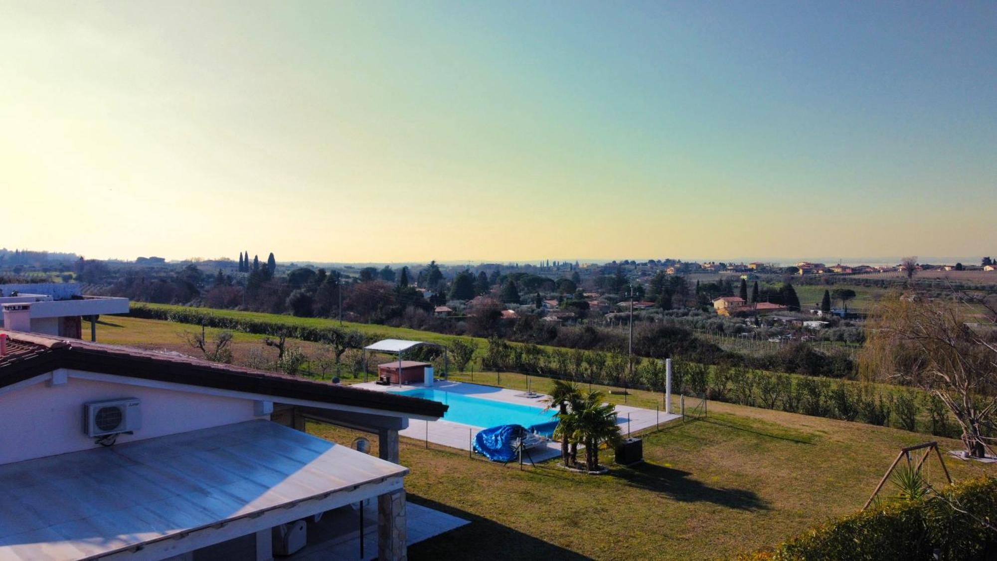 Villa Claudia Bardolino Bagian luar foto