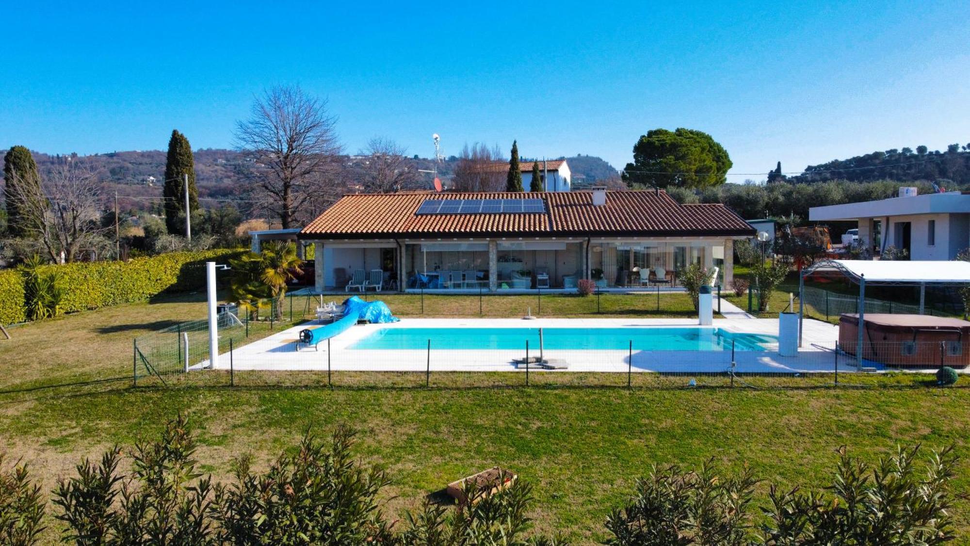 Villa Claudia Bardolino Bagian luar foto